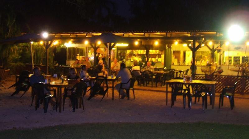 Territory Manor Motel & Caravan Park Mataranka Bagian luar foto