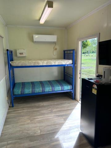 Territory Manor Motel & Caravan Park Mataranka Ruang foto