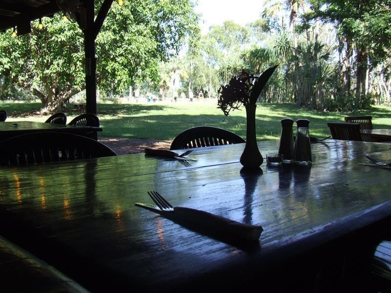 Territory Manor Motel & Caravan Park Mataranka Bagian luar foto